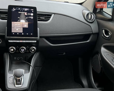 Белый Рено Зое, объемом двигателя 0 л и пробегом 31 тыс. км за 11999 $, фото 51 на Automoto.ua