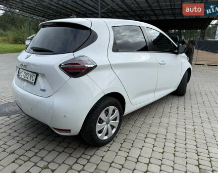 Белый Рено Зое, объемом двигателя 0 л и пробегом 36 тыс. км за 12900 $, фото 6 на Automoto.ua