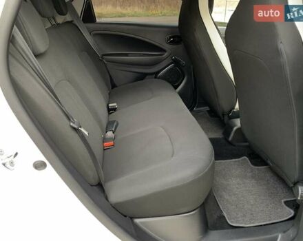 Белый Рено Зое, объемом двигателя 0 л и пробегом 66 тыс. км за 12499 $, фото 30 на Automoto.ua