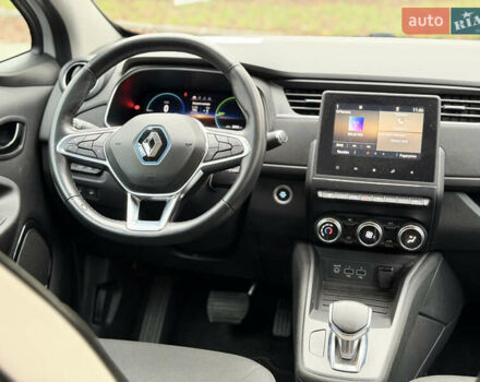 Білий Рено Зое, об'ємом двигуна 0 л та пробігом 28 тис. км за 12222 $, фото 25 на Automoto.ua