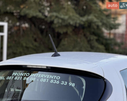 Белый Рено Зое, объемом двигателя 0 л и пробегом 183 тыс. км за 9700 $, фото 20 на Automoto.ua