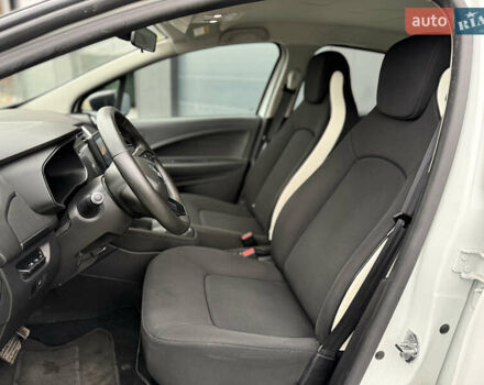 Білий Рено Зое, об'ємом двигуна 0 л та пробігом 85 тис. км за 10900 $, фото 4 на Automoto.ua