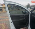 Белый Рено Зое, объемом двигателя 0 л и пробегом 122 тыс. км за 13000 $, фото 23 на Automoto.ua