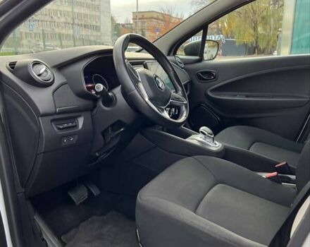 Белый Рено Зое, объемом двигателя 0 л и пробегом 52 тыс. км за 12200 $, фото 16 на Automoto.ua
