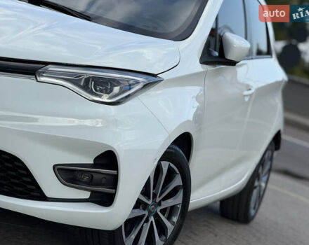 Белый Рено Зое, объемом двигателя 0 л и пробегом 85 тыс. км за 13350 $, фото 8 на Automoto.ua