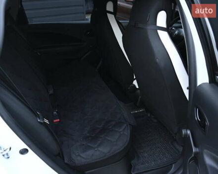 Білий Рено Зое, об'ємом двигуна 0 л та пробігом 41 тис. км за 13200 $, фото 29 на Automoto.ua