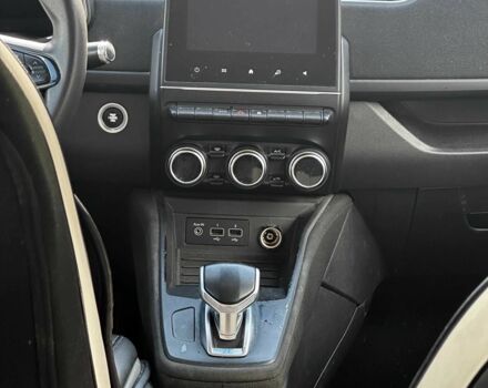 Белый Рено Зое, объемом двигателя 0 л и пробегом 165 тыс. км за 8990 $, фото 14 на Automoto.ua
