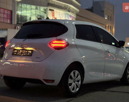 Белый Рено Зое, объемом двигателя 0 л и пробегом 44 тыс. км за 12950 $, фото 11 на Automoto.ua