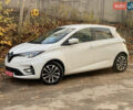 Белый Рено Зое, объемом двигателя 0 л и пробегом 90 тыс. км за 13750 $, фото 2 на Automoto.ua