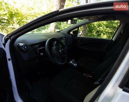 Белый Рено Зое, объемом двигателя 0 л и пробегом 34 тыс. км за 13300 $, фото 8 на Automoto.ua