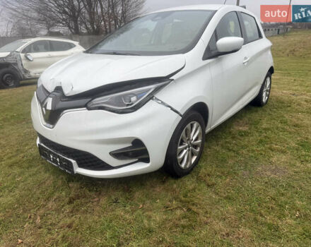Белый Рено Зое, объемом двигателя 0 л и пробегом 33 тыс. км за 6950 $, фото 2 на Automoto.ua