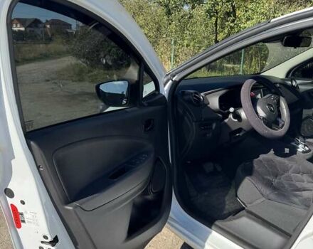 Білий Рено Зое, об'ємом двигуна 0 л та пробігом 41 тис. км за 13200 $, фото 12 на Automoto.ua