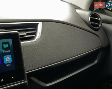 Белый Рено Зое, объемом двигателя 0 л и пробегом 44 тыс. км за 12499 $, фото 60 на Automoto.ua