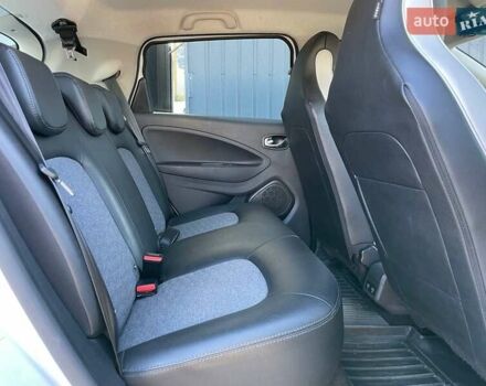 Белый Рено Зое, объемом двигателя 0 л и пробегом 217 тыс. км за 11990 $, фото 10 на Automoto.ua