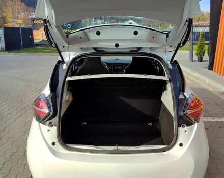 Белый Рено Зое, объемом двигателя 80 л и пробегом 78 тыс. км за 11850 $, фото 10 на Automoto.ua