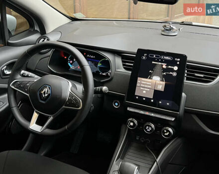 Белый Рено Зое, объемом двигателя 0 л и пробегом 31 тыс. км за 11999 $, фото 50 на Automoto.ua