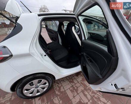 Белый Рено Зое, объемом двигателя 0 л и пробегом 116 тыс. км за 11499 $, фото 18 на Automoto.ua