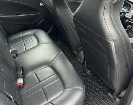 Белый Рено Зое, объемом двигателя 0 л и пробегом 88 тыс. км за 12300 $, фото 22 на Automoto.ua