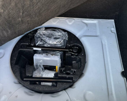 Белый Рено Зое, объемом двигателя 0 л и пробегом 74 тыс. км за 13499 $, фото 19 на Automoto.ua