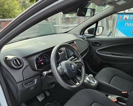 Белый Рено Зое, объемом двигателя 0 л и пробегом 85 тыс. км за 11999 $, фото 17 на Automoto.ua