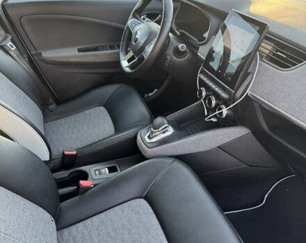 Белый Рено Зое, объемом двигателя 0 л и пробегом 74 тыс. км за 13499 $, фото 24 на Automoto.ua