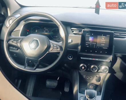 Белый Рено Зое, объемом двигателя 0 л и пробегом 38 тыс. км за 11999 $, фото 23 на Automoto.ua