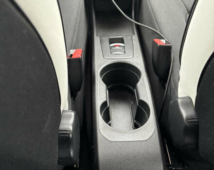 Белый Рено Зое, объемом двигателя 0 л и пробегом 15 тыс. км за 12700 $, фото 21 на Automoto.ua