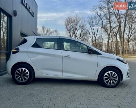 Белый Рено Зое, объемом двигателя 0 л и пробегом 86 тыс. км за 10850 $, фото 6 на Automoto.ua