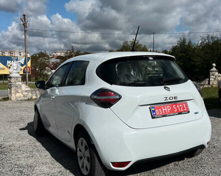 Белый Рено Зое, объемом двигателя 0 л и пробегом 67 тыс. км за 12300 $, фото 1 на Automoto.ua