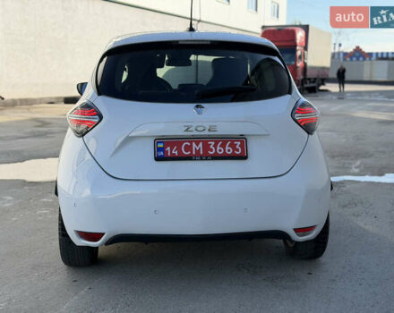 Белый Рено Зое, объемом двигателя 0 л и пробегом 93 тыс. км за 11500 $, фото 4 на Automoto.ua
