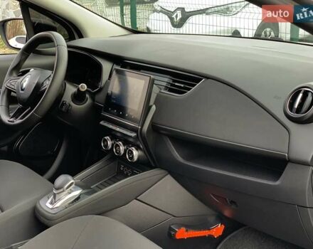 Белый Рено Зое, объемом двигателя 0 л и пробегом 66 тыс. км за 12499 $, фото 32 на Automoto.ua