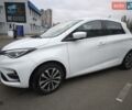 Белый Рено Зое, объемом двигателя 0 л и пробегом 112 тыс. км за 13888 $, фото 1 на Automoto.ua