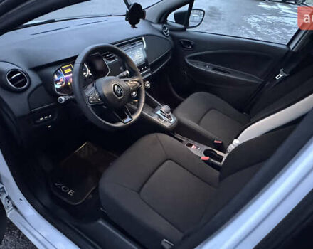 Белый Рено Зое, объемом двигателя 0 л и пробегом 13 тыс. км за 13000 $, фото 11 на Automoto.ua