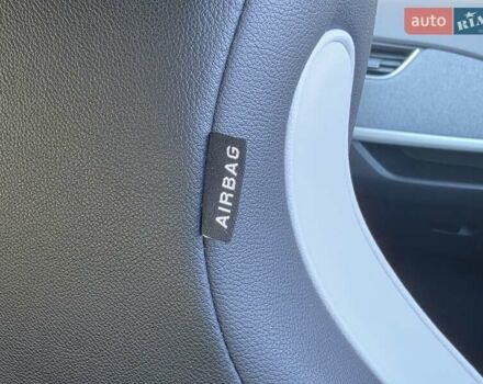 Белый Рено Зое, объемом двигателя 0 л и пробегом 85 тыс. км за 12999 $, фото 31 на Automoto.ua