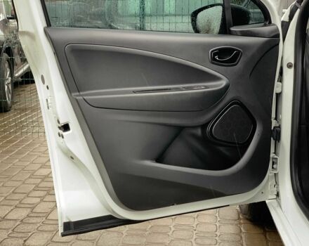 Білий Рено Зое, об'ємом двигуна 0 л та пробігом 47 тис. км за 12499 $, фото 8 на Automoto.ua