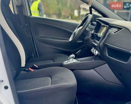 Белый Рено Зое, объемом двигателя 0 л и пробегом 86 тыс. км за 10850 $, фото 88 на Automoto.ua