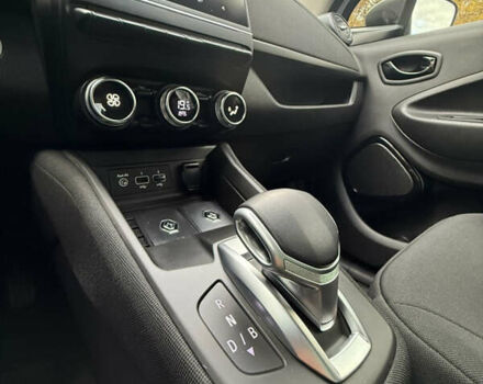 Білий Рено Зое, об'ємом двигуна 0 л та пробігом 30 тис. км за 12300 $, фото 20 на Automoto.ua