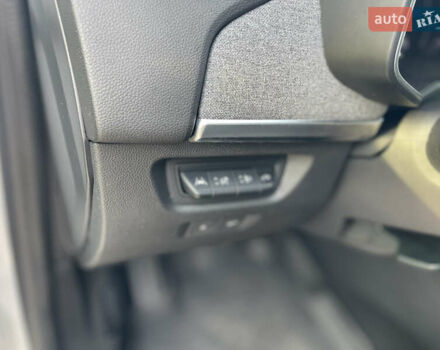 Белый Рено Зое, объемом двигателя 0 л и пробегом 106 тыс. км за 12299 $, фото 32 на Automoto.ua