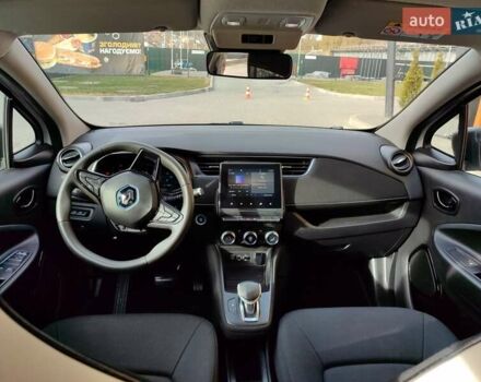 Белый Рено Зое, объемом двигателя 0 л и пробегом 78 тыс. км за 11850 $, фото 3 на Automoto.ua