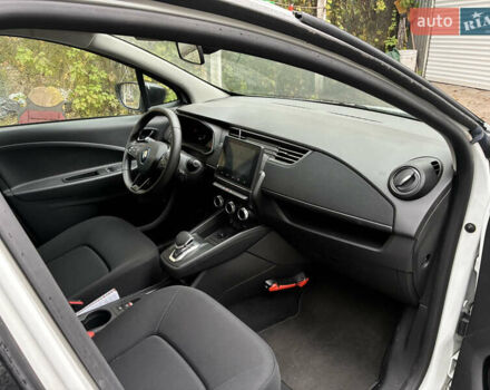Білий Рено Зое, об'ємом двигуна 0 л та пробігом 20 тис. км за 12300 $, фото 4 на Automoto.ua