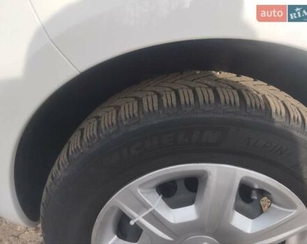 Білий Рено Зое, об'ємом двигуна 0 л та пробігом 39 тис. км за 13700 $, фото 4 на Automoto.ua