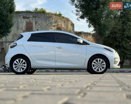Белый Рено Зое, объемом двигателя 0 л и пробегом 72 тыс. км за 12450 $, фото 5 на Automoto.ua