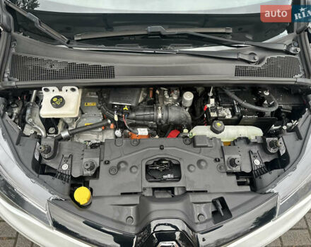 Белый Рено Зое, объемом двигателя 0 л и пробегом 28 тыс. км за 12500 $, фото 46 на Automoto.ua