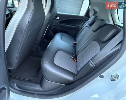 Білий Рено Зое, об'ємом двигуна 0 л та пробігом 23 тис. км за 13150 $, фото 22 на Automoto.ua