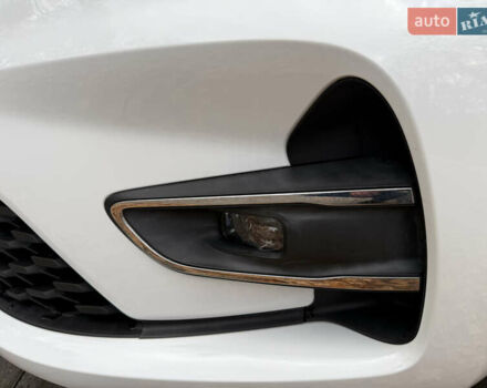 Білий Рено Зое, об'ємом двигуна 0 л та пробігом 30 тис. км за 12300 $, фото 28 на Automoto.ua