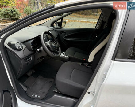 Білий Рено Зое, об'ємом двигуна 0 л та пробігом 30 тис. км за 12300 $, фото 6 на Automoto.ua