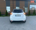 Белый Рено Зое, объемом двигателя 0 л и пробегом 65 тыс. км за 12500 $, фото 8 на Automoto.ua
