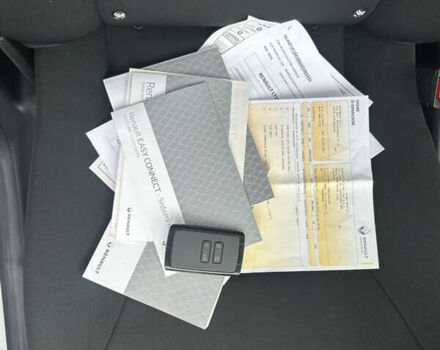 Белый Рено Зое, объемом двигателя 0 л и пробегом 28 тыс. км за 12500 $, фото 47 на Automoto.ua