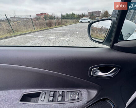 Белый Рено Зое, объемом двигателя 0 л и пробегом 55 тыс. км за 13300 $, фото 32 на Automoto.ua