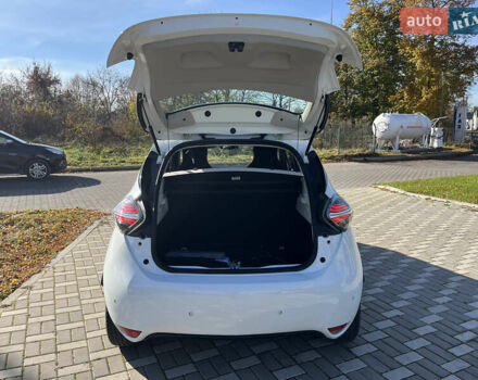 Белый Рено Зое, объемом двигателя 0 л и пробегом 56 тыс. км за 12500 $, фото 11 на Automoto.ua